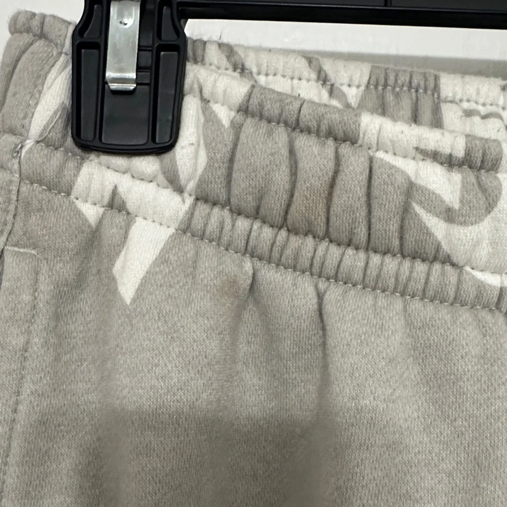 Nike Women's casual set - Picture 7 of 7